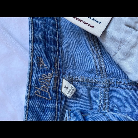 High waist ripped jean shorts - Picture 3 of 3